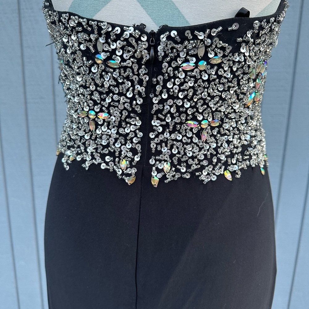 Elegant Black Embellished Evening Gown - Picture 7 of 14